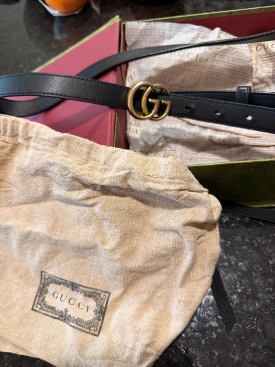 Authentic Gucci Marmont Black Leather Thin Skinny Belt Gold Double G Buckle - Picture 2 of 6